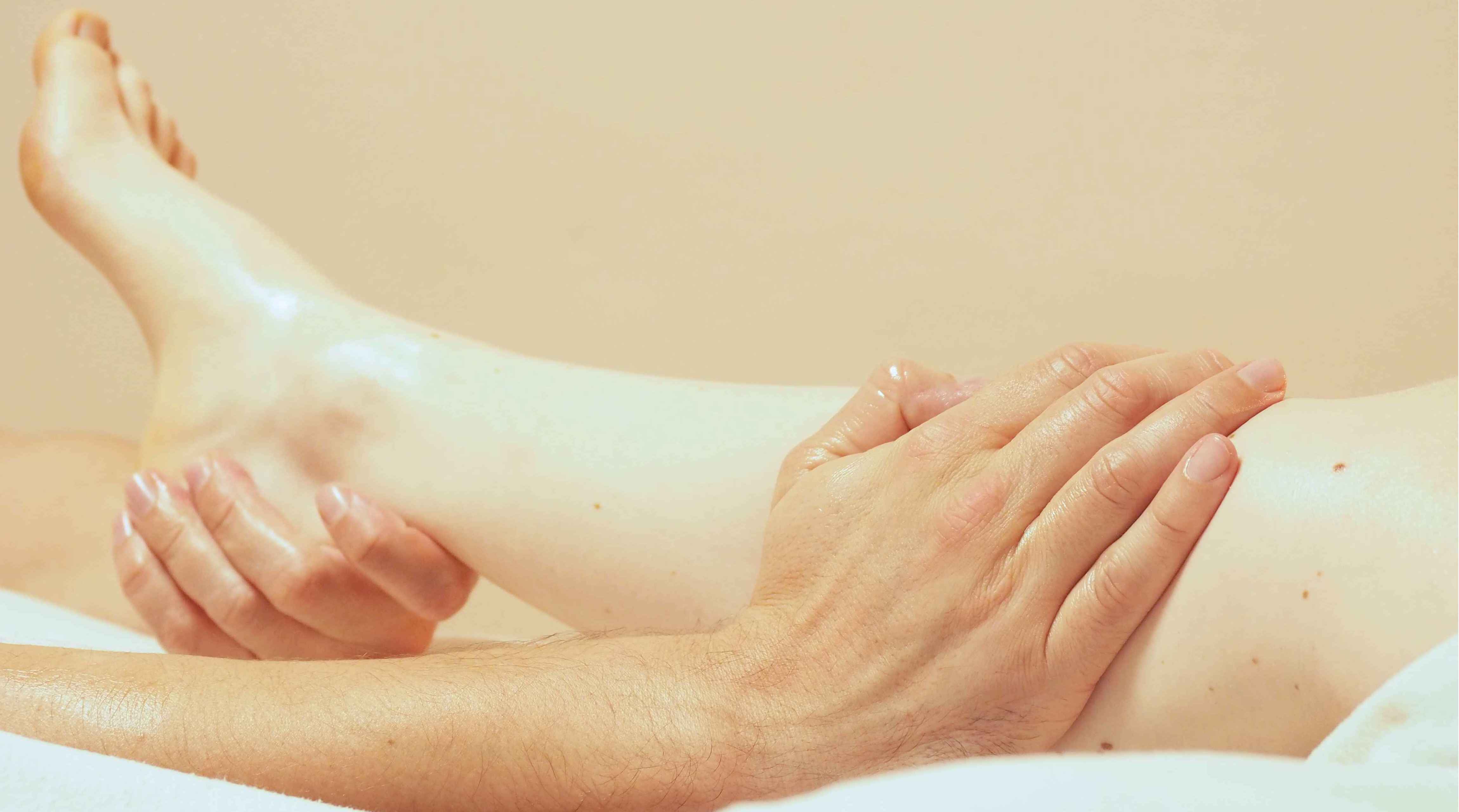 Ganzheitliche Massage Alexander Wehrli Beinmassage